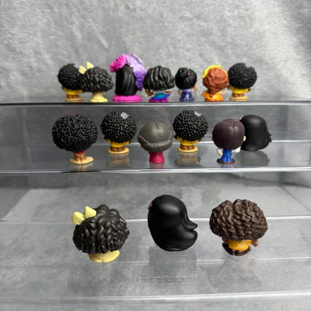 Disney Doorables Encanto Madrigal Family Collection 16 Piece Mini Figure Lot